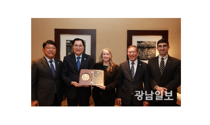 신우철 완도군수,  NASA 찾아 ‘해조류 블루카본’ 인증 협의 대표 이미지